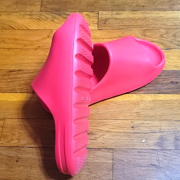 Vitality sandal 👡 color 😍 Red  size 8 - Picture 6 of 10